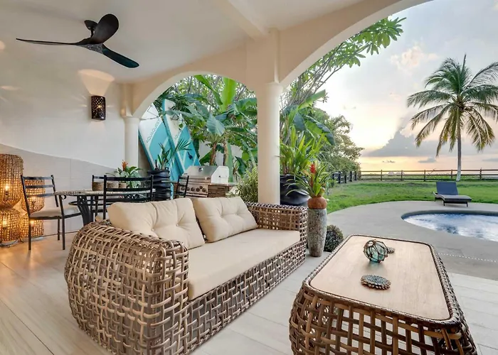 Playa Potrero Beachfront Ocean Views, Pool & Bbq Holiday home *