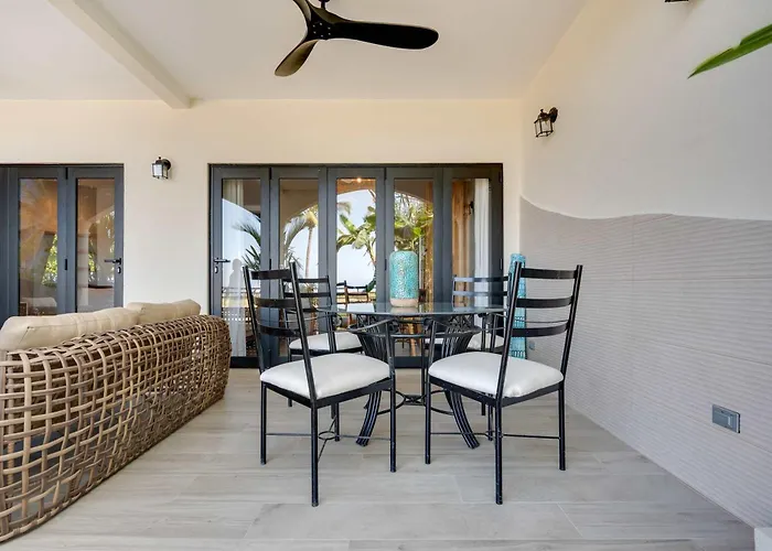 Playa Potrero Beachfront Ocean Views, Pool & Bbq