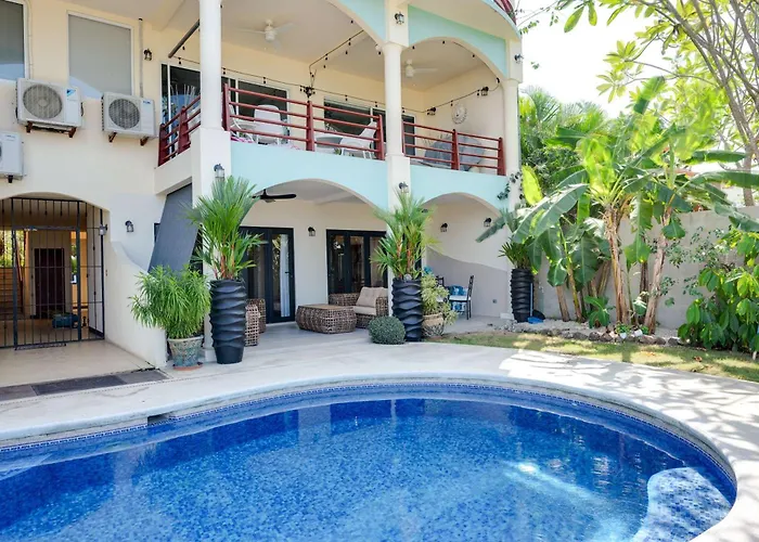 Playa Potrero Beachfront Ocean Views, Pool & Bbq Holiday home