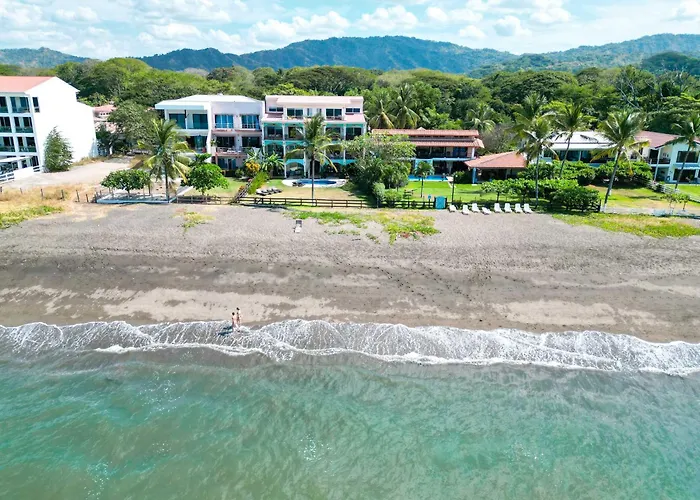 Holiday home Playa Potrero Beachfront Ocean Views, Pool & Bbq *